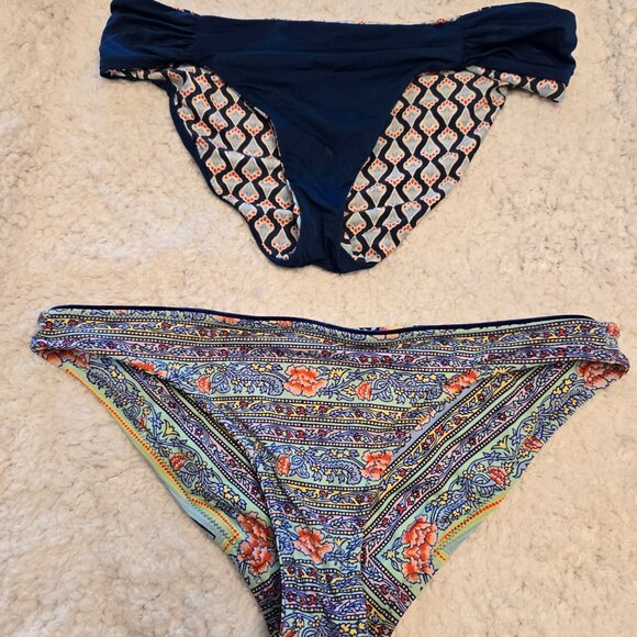 2-4 FOR 1 BUNDLE REVERSIBLE BIKINI BOTTOMS-LIKE NEW-2 BOTTOMS-4 LOOKS-1 PRICE! - Picture 4 of 9